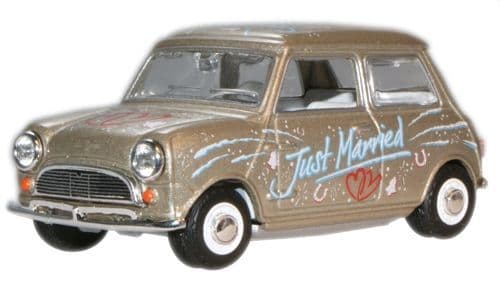 Oxford MIN016 Mini Car - Just Married - 1/43 Scale