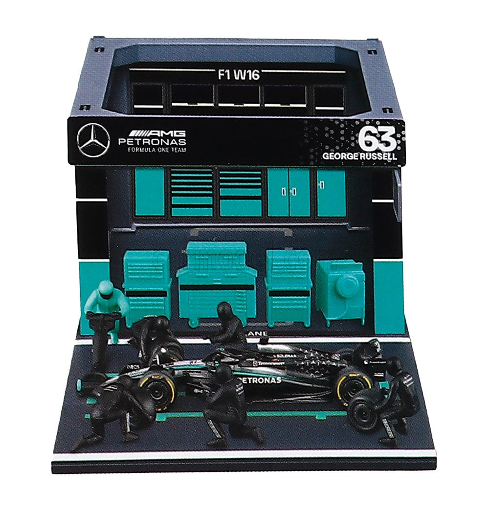 Burago 38458R Mercedes F1 W16 2025 Pit Pass Diorama Russell 1:43 Scale *PRE ORDER £23.74*