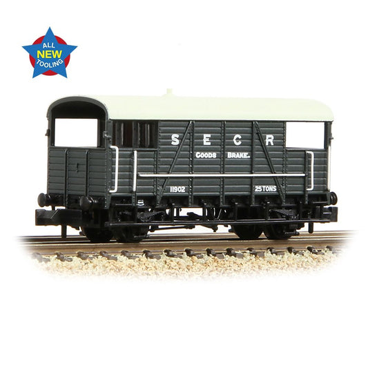 Farish 378-025 SE&CR 25T 'Dance Hall' Brake Van SE&CR Grey - N Gauge