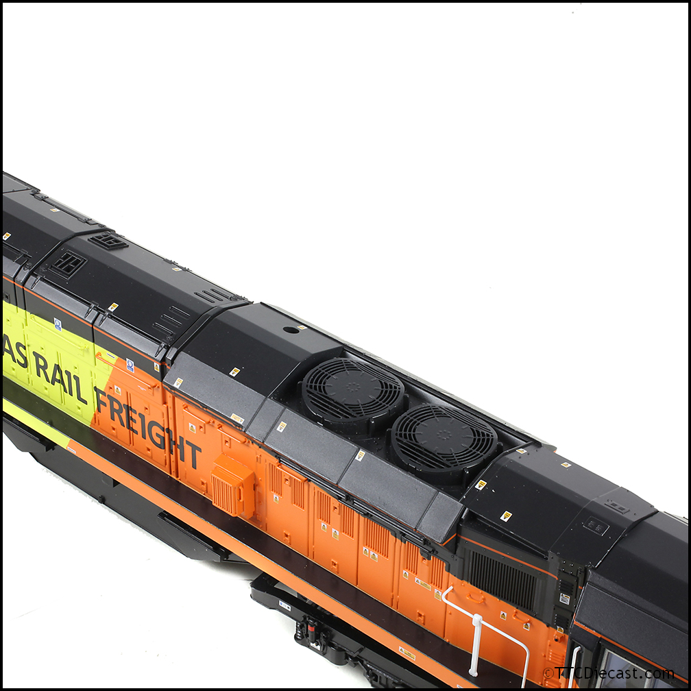 Bachmann 31-591A Class 70 with Air Intake Modifications 70811 Colas Rail Freight, OO Gauge *LAST FEW*