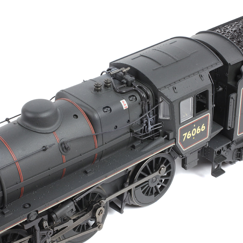 Bachmann 32-956 BR Std 4MT with BR1B Tender 76066 BR Black (L/C) - Weathered, OO Gauge *LAST FEW*