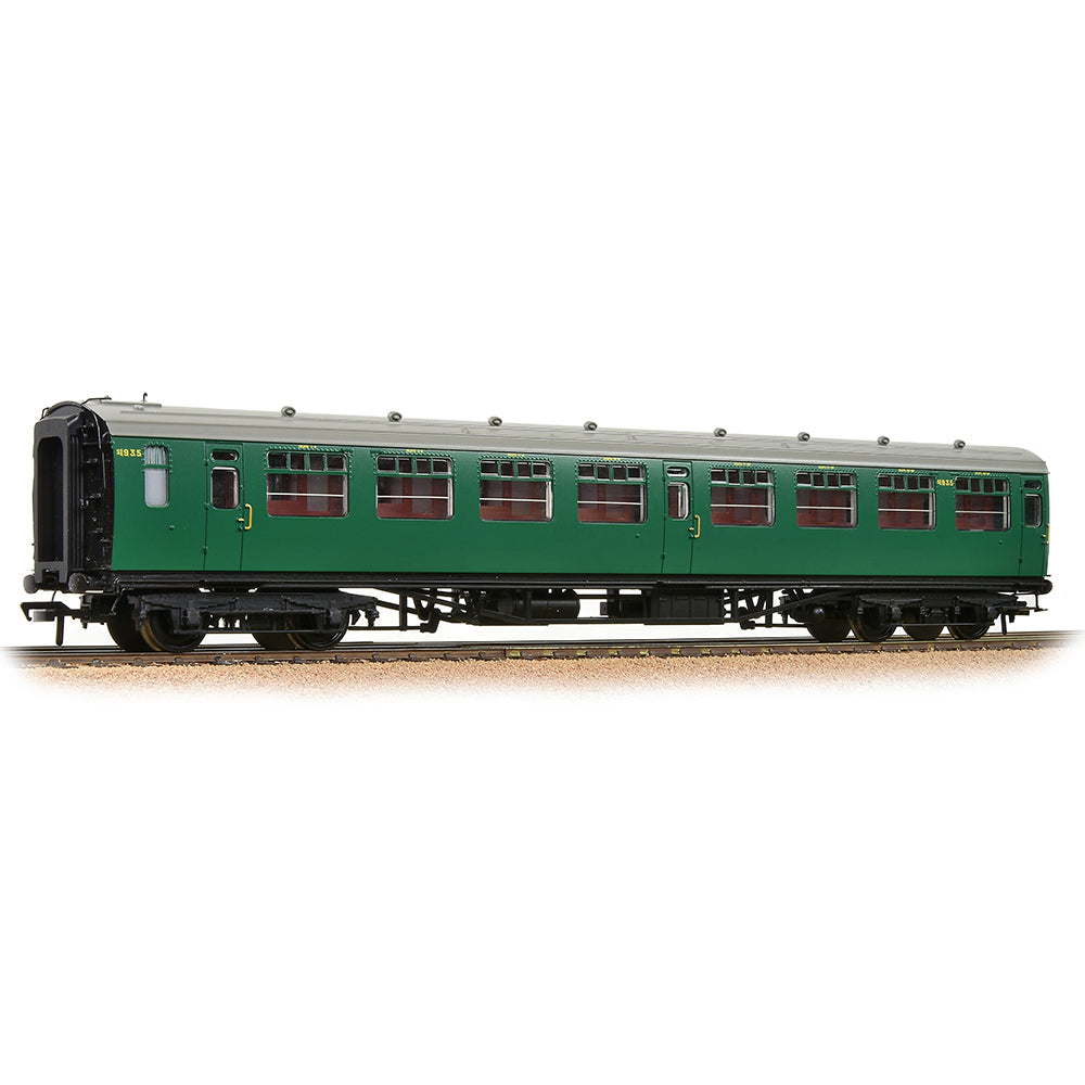 Bachmann 34-775 Bulleid Corridor Third (10" Vents) Malachite Green, OO Gauge