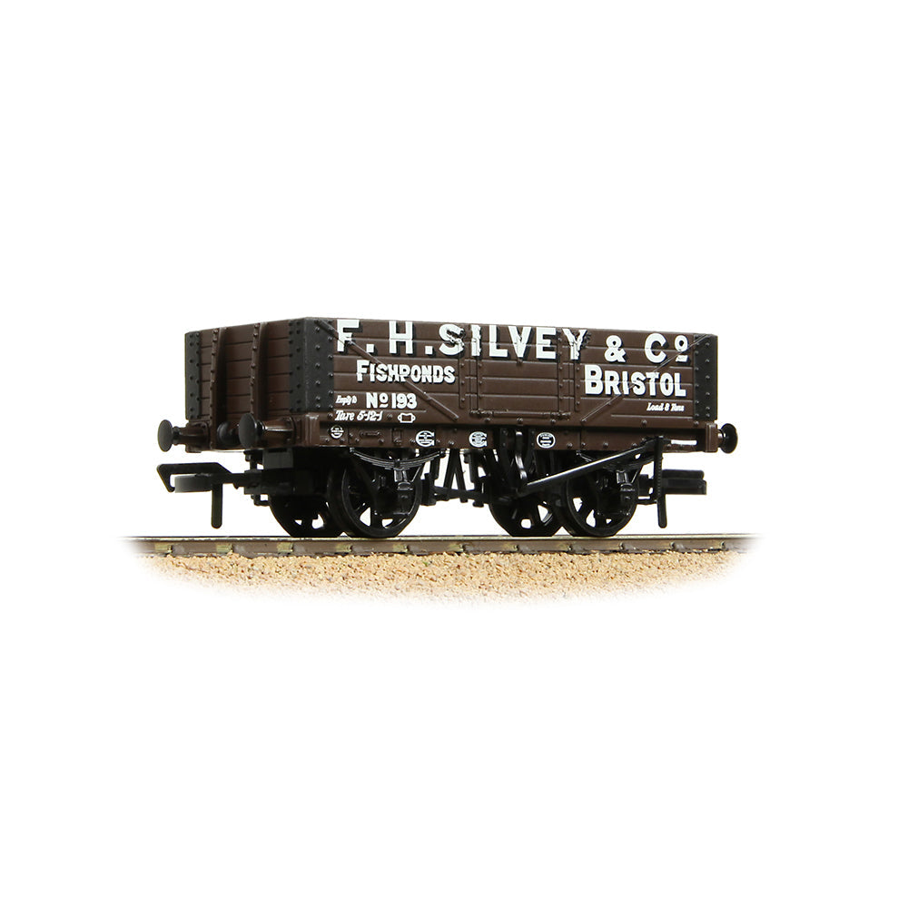 Bachmann 37-056B 5 Plank Wagon Wooden Floor 'F. H. Silvey & Co.' Brown OO Gauge