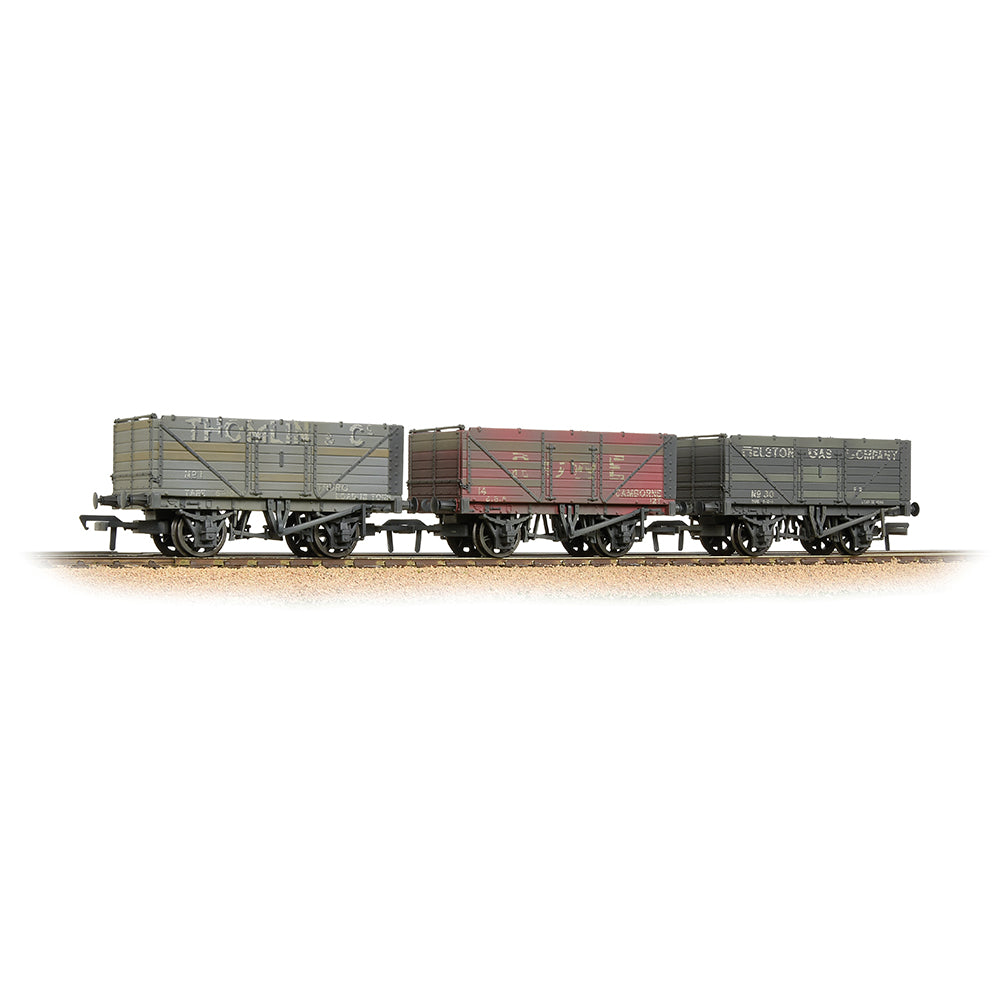Bachmann 37-081TL Triple Pack 'Cornish Coal Traders' Plank Wagons Weathered *LAST FEW*