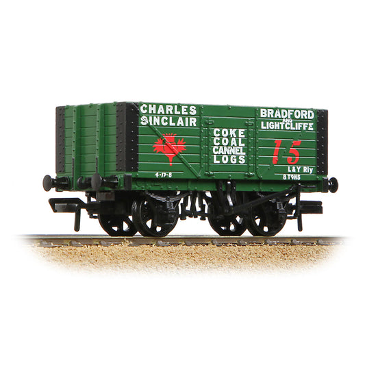Bachmann 37-101B 7 Plank Fixed End Wagon 'Charles Sinclair' Green, OO Gauge