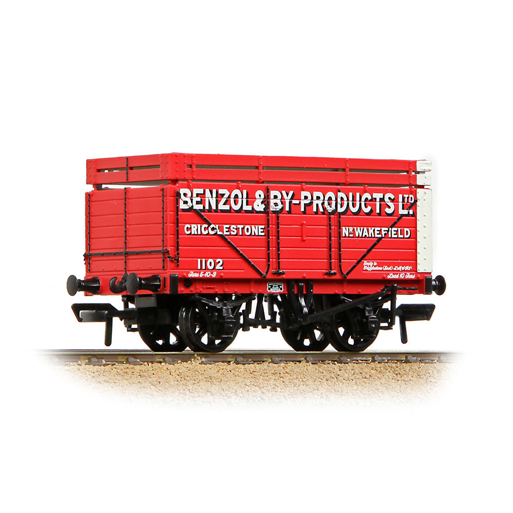 Bachmann 37-177A 7 Plank Wagon with Coke Rails 'Benzol & By-Products' Red - OO