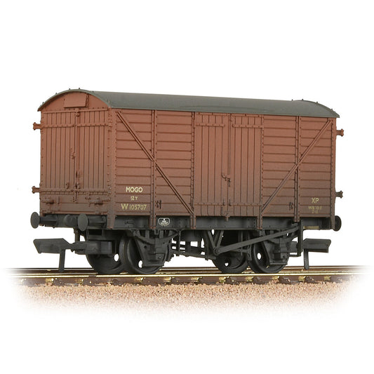 Bachmann 37-780A 12 Ton Ventilated Van BR Bauxite Weathered, OO Gauge *LAST FEW*