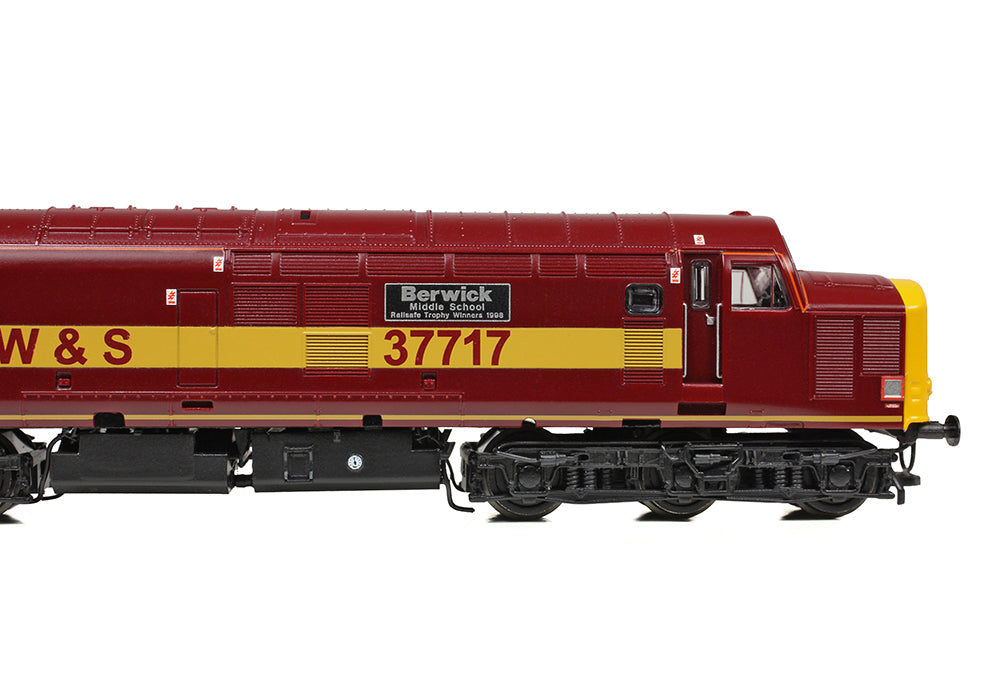 Farish 372-113 Class 37/7 37717 'Berwick Middle School' EWS N Gauge *PRE ORDER £152.96*