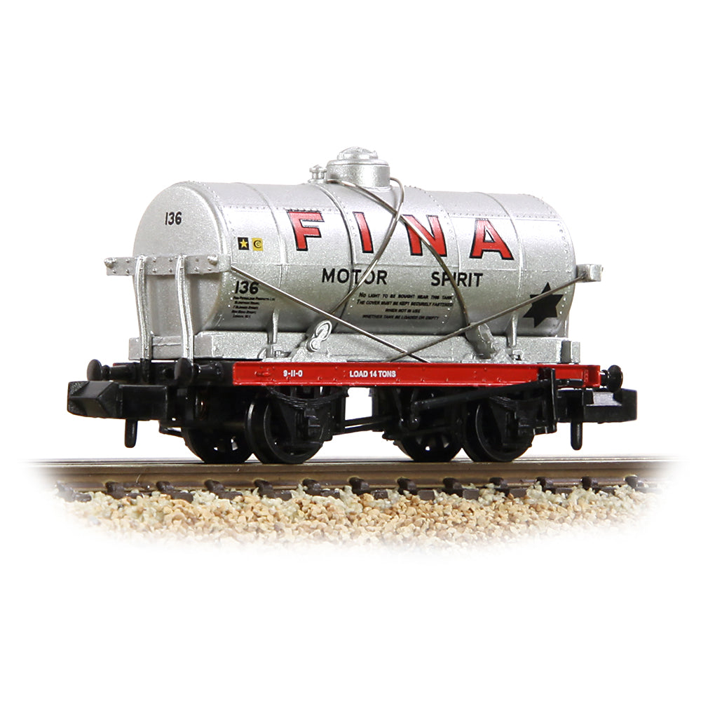Farish 373-658A 14T Tank Wagon 'Fina' Silver - N Gauge