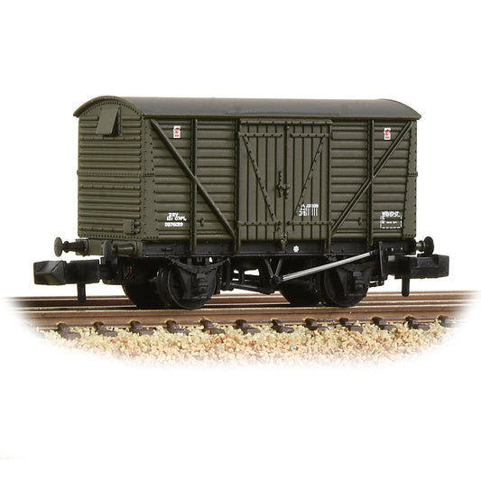 Farish 373-704 BR 12T Ventilated Van Planked Sides BR Departmental Green Weathered, N Gauge *LAST FEW*