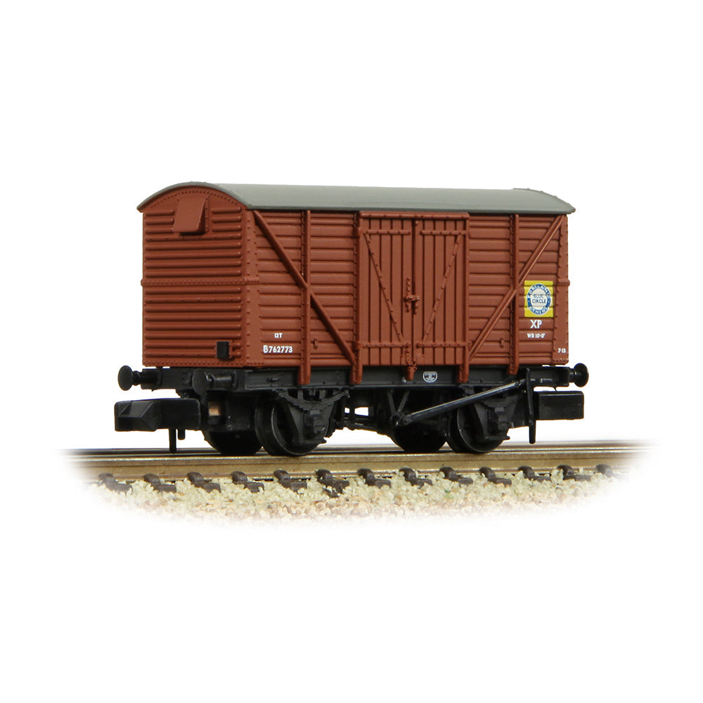 Farish 373-705 BR 12T Vent. Van Planked Sides BR Bauxite (Early) 'Blue Circle Cement', N Gauge