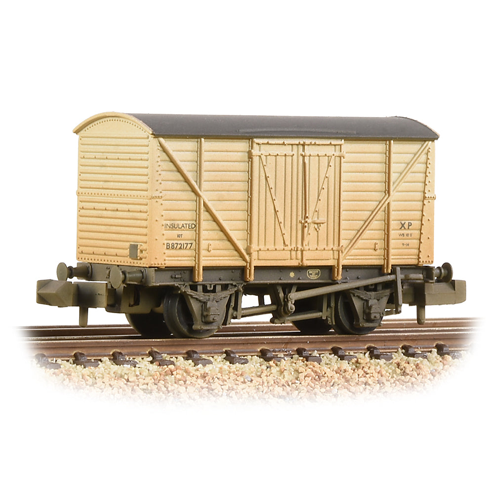 Farish 373-725D BR 10T Insulated Van BR White - Weathered, N Gauge *LAST FEW*