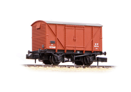 Farish 373-751D BR 12T Ventilated Van Plywood Sides BR Bauxite (Early) N Gauge *PRE ORDER £21.8*