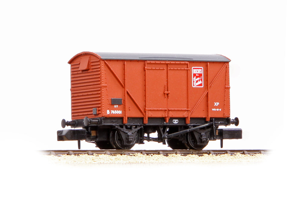 Farish 373-753 BR 12T Ventilated Van Plywood Sides BR Bauxite (Early) 'Carrs Biscuits' N Gauge *PRE ORDER £21.8*