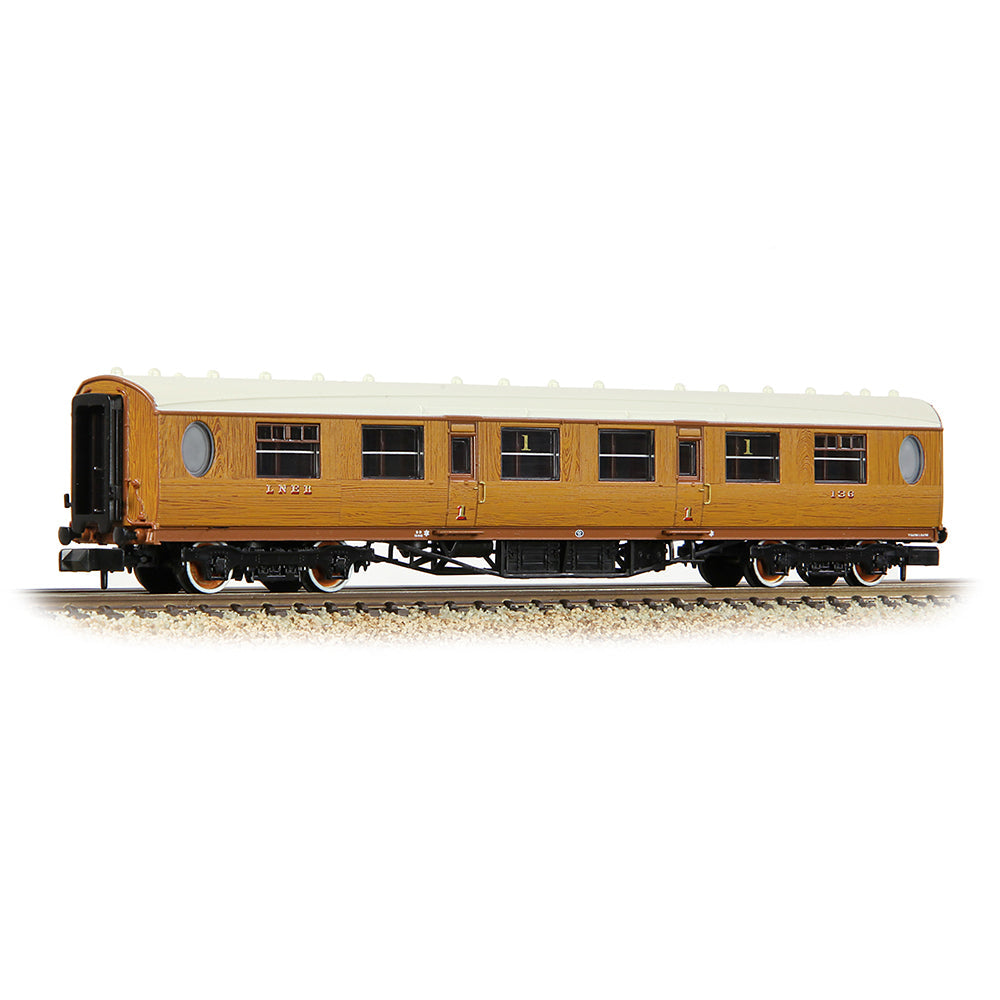 Farish 376-200A LNER Thompson First Corridor LNER Teak Effect