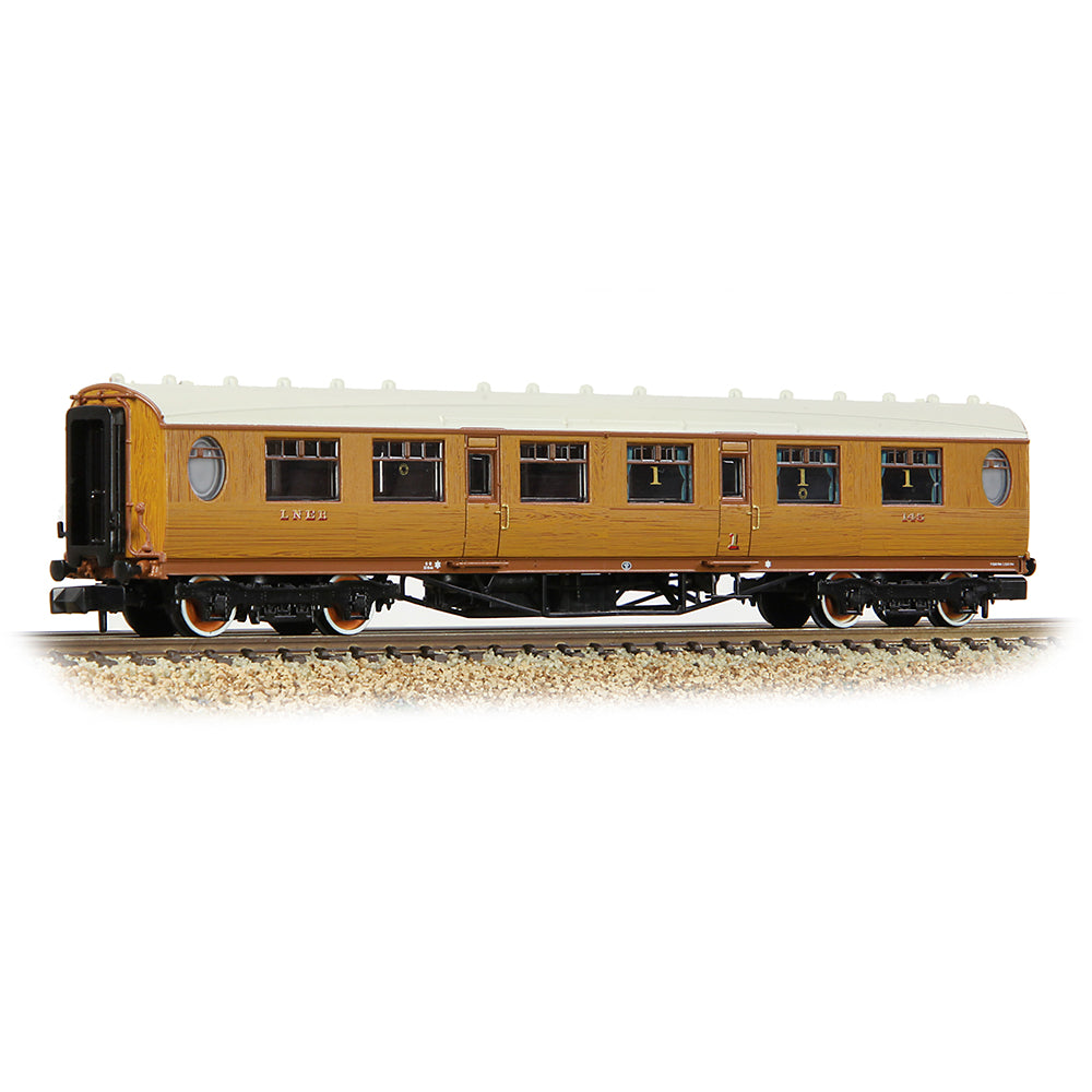 Farish 376-225B LNER Thompson Composite Corridor LNER Teak Effect