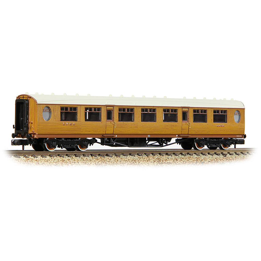 Farish 376-250B LNER Thompson Third Corridor LNER Teak Effect