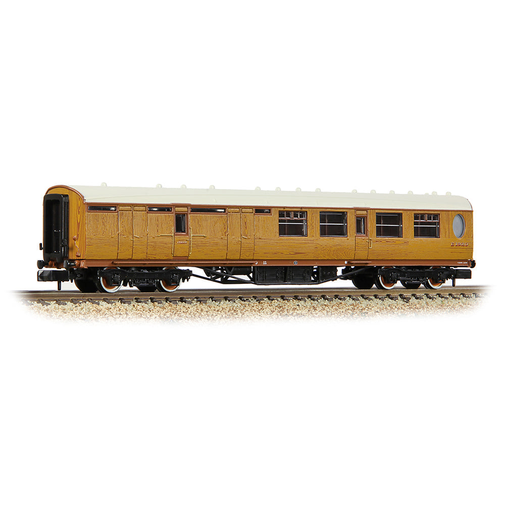 Farish 376-275B LNER Thompson Brake Third Corridor LNER Teak Effect