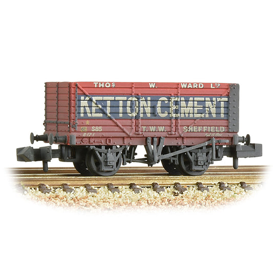 Farish 377-126C 8 Plank Wagon End Door 'Ketton Cement' Red - Weathered, N Gauge *LAST FEW*
