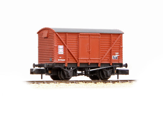 Farish 377-628C BR 12T Ventilated Van with Plywood Doors BR Bauxite (Late) 'BOCM Animal Feeds' N Gauge *PRE ORDER £21.8*