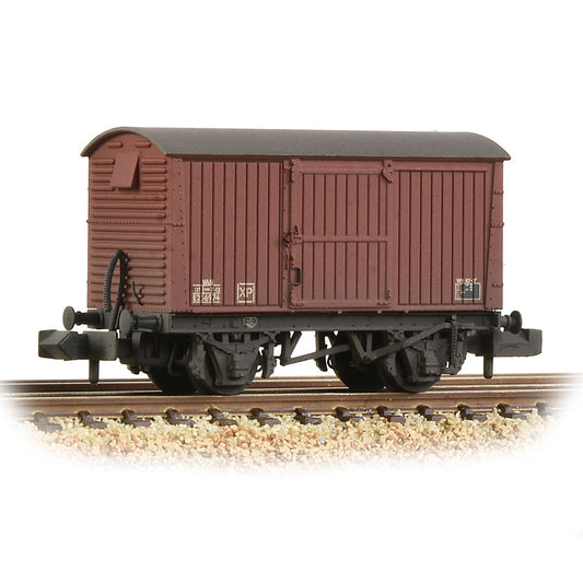 Farish 377-981A LNER 12T VentVan Corrugated Steel Ends BR Bauxite (Late) - Weathered, N Gauge