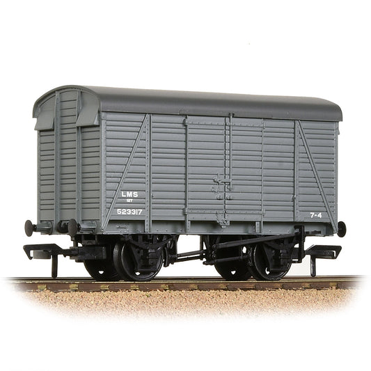 Bachmann 38-080C 12 Ton Southern 2+2 Planked Ventilated Van LMS Grey, OO Gauge *LAST FEW*