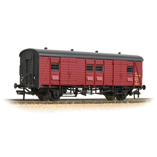 Bachmann 39-526A SR PMV Parcels & Miscellaneous Van BR Crimson, OO Gauge