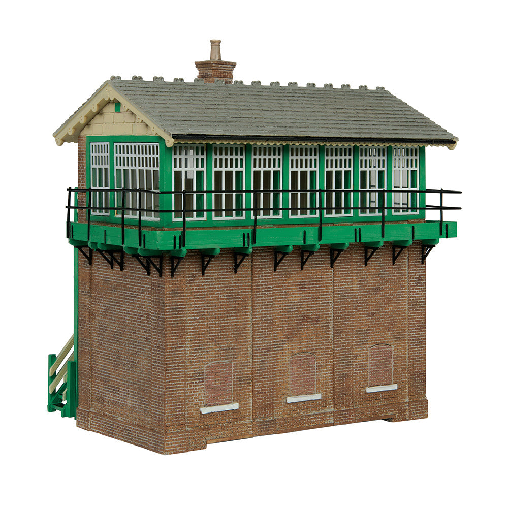 Scenecraft 44-1011 March East Junction Signal Box Green & Cream OO Gauge