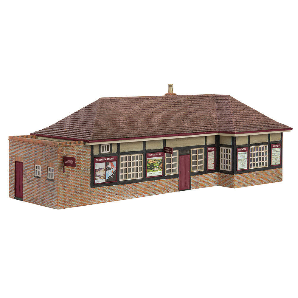 Scenecraft 44-1013A Rural Station - Maroon & Cream 1:76 (OO) Gauge *PRE ORDER £67.96*