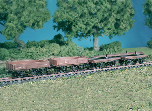 Ratio 575 Permanent Way Wagons (set of 4) (M/W, B/B)