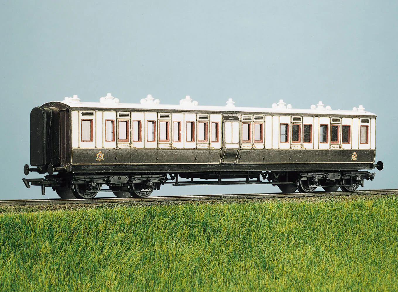 Ratio 733 LMS (Ex LNWR) 50ft Arc Roof Corridor Brk Comp
