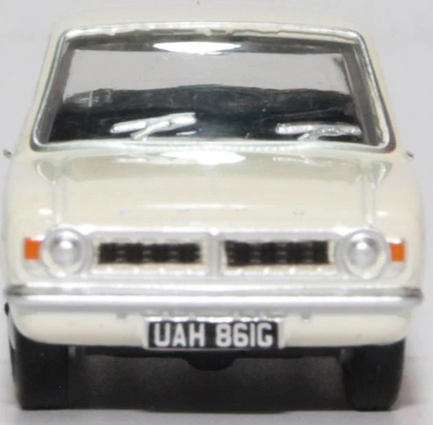 Oxford 76COR2008 Ford Cortina Mk2 Ermine White/Green, OO Gauge, 1/76 Scale
