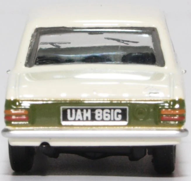 Oxford 76COR2008 Ford Cortina Mk2 Ermine White/Green, OO Gauge, 1/76 Scale