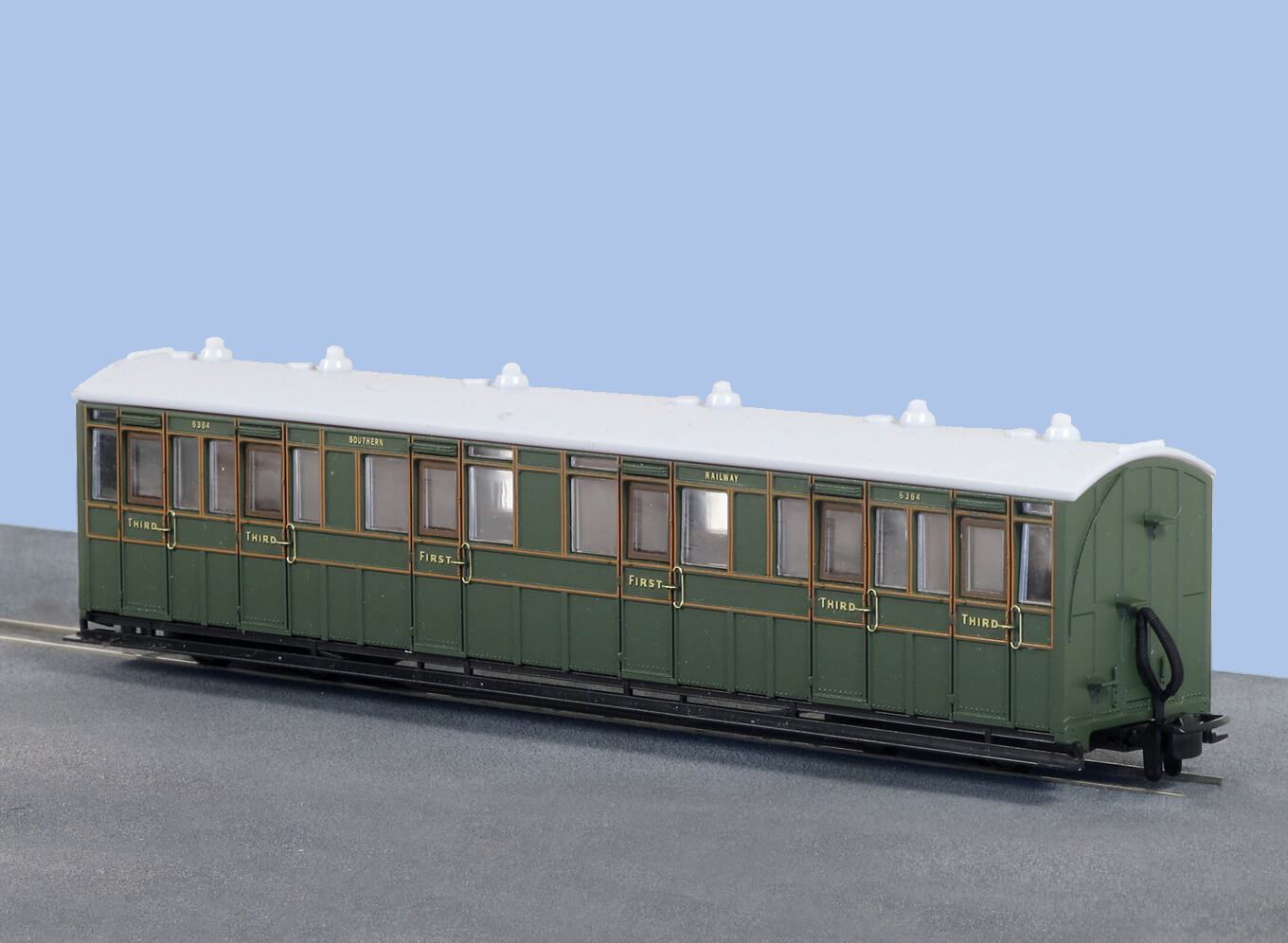 Peco GR-401A OO-9 L&B Composite Coach 1st/3rd, SR Livery, No 6364