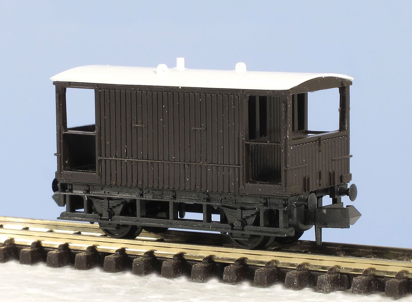 Peco KNR-48 Brake Van, LMS type