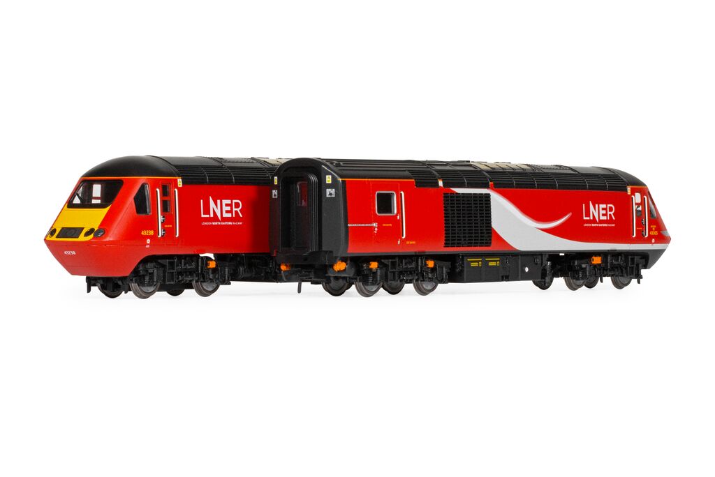 Hornby R30095 LNER, Class 43 HST Train Pack - Era 11 - OO Gauge