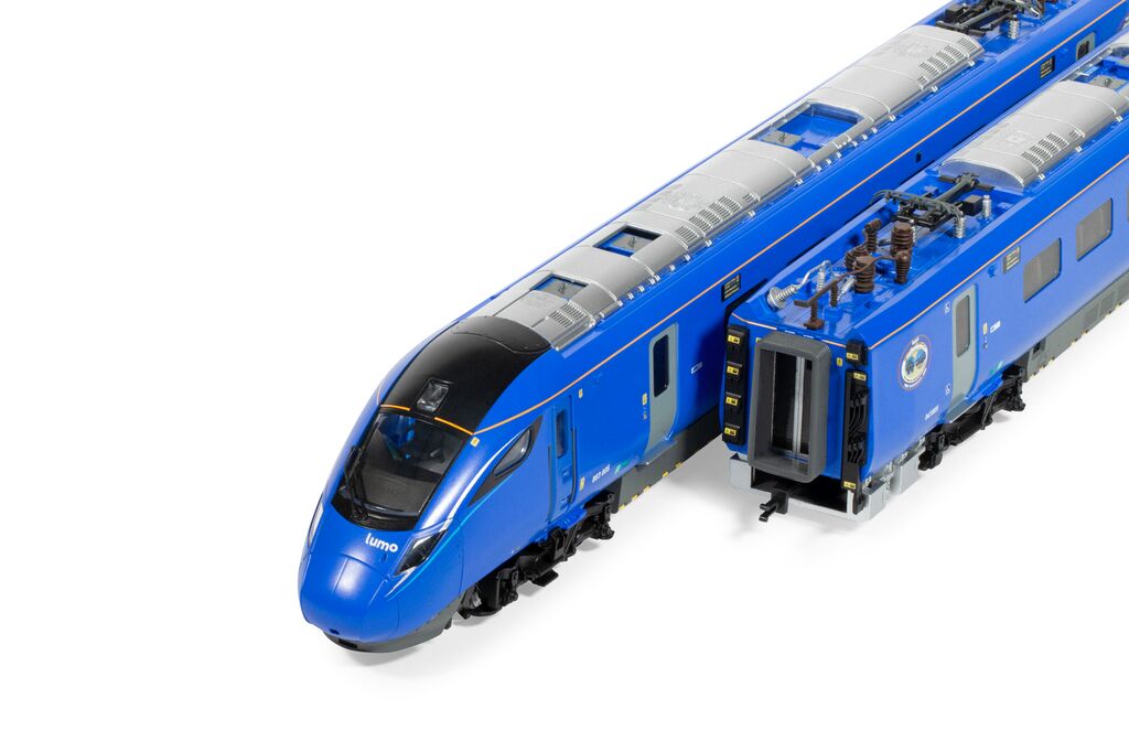 Hornby R30102 Lumo, Class 803, 803003 Five Car Train Pack - Era 11