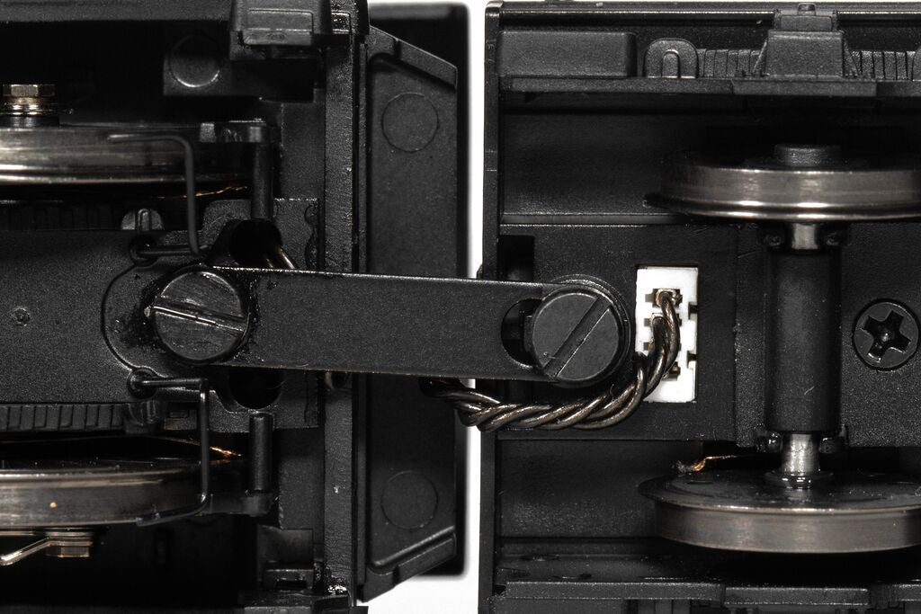 Hornby R30137 BR, Class B17/5, 4-6-0, 61670 'City of London' - Era 4 - OO Gauge *LAST ONE*