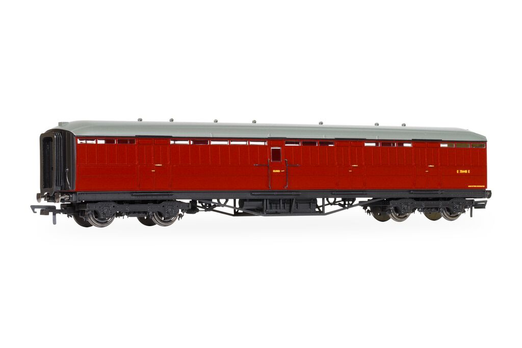 Hornby R40461 BR Gresley Corridor Crimson Passenger Brake E70448E, OO Gauge