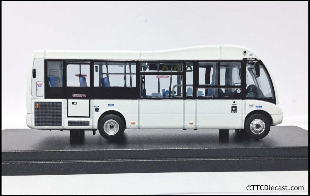 Model 1 63895 1/76 Optare Solo SR 7.9m Dealer White