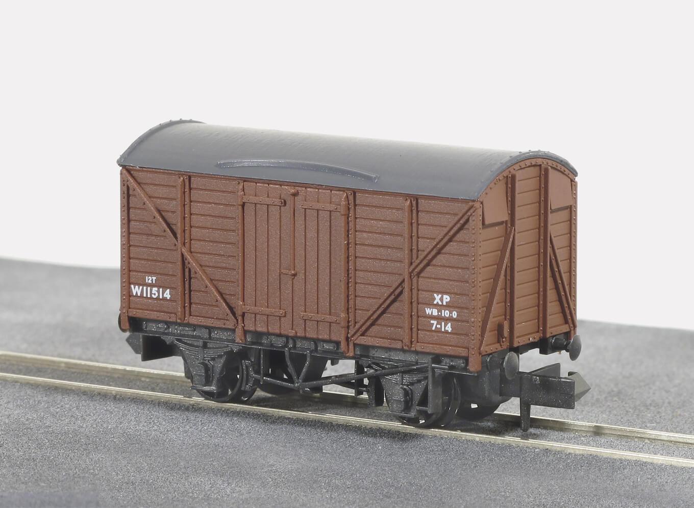 Peco NR-43B Box Van, Standard type, BR, brown