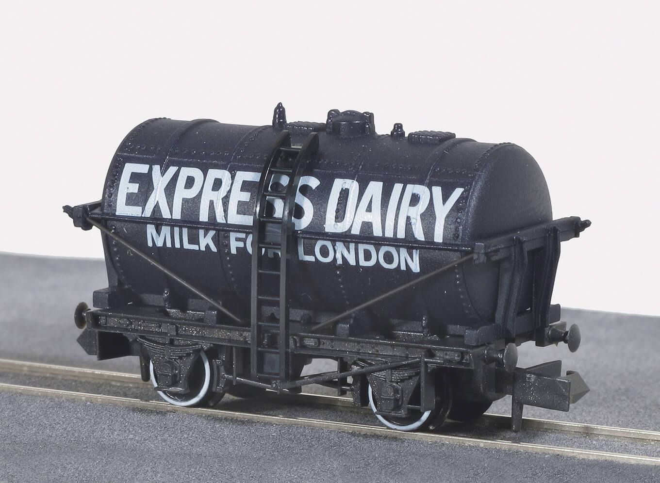 Peco NR-P168 Milk Tank Wagon, Express Dairies