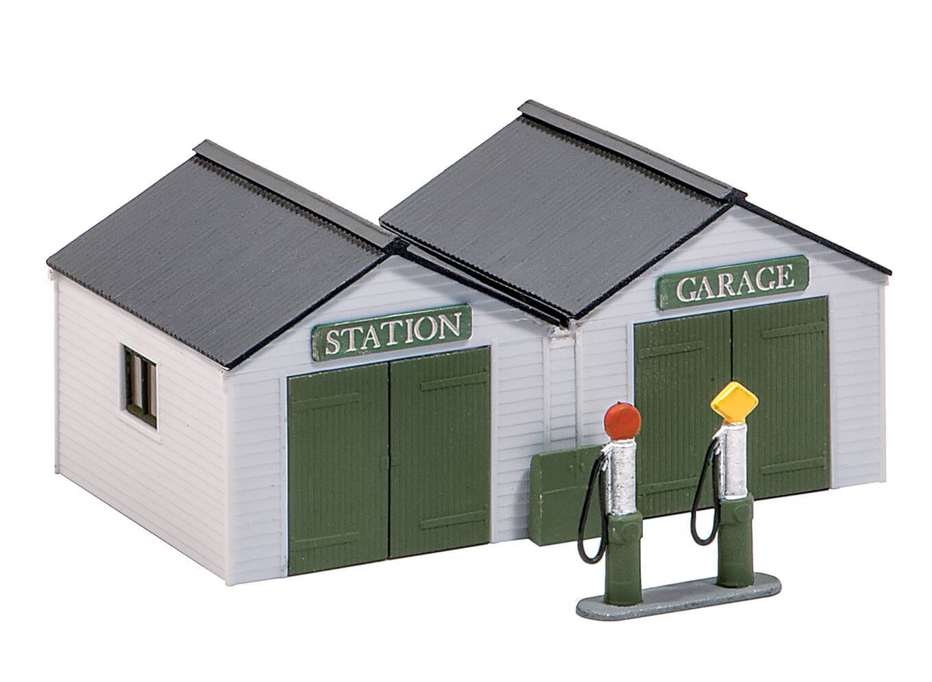 Wills SS12 Station Garage, with Vintage Pumps & Oil Cabinet