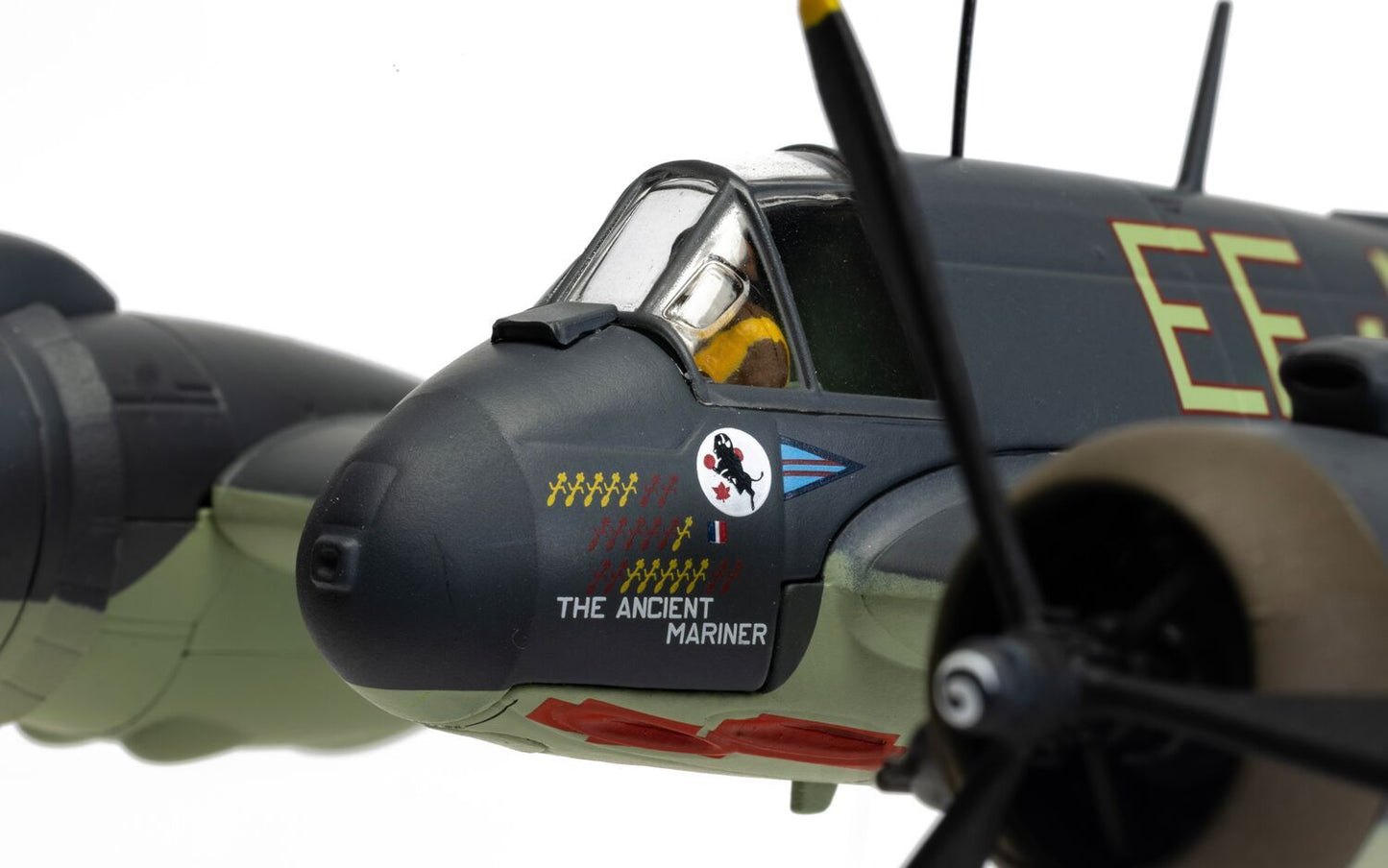 Corgi AA28604 Bristol Beaufighter TF.X - LZ451 / EE-M - ‘The Ancient Mariner’ 1:72  Scale