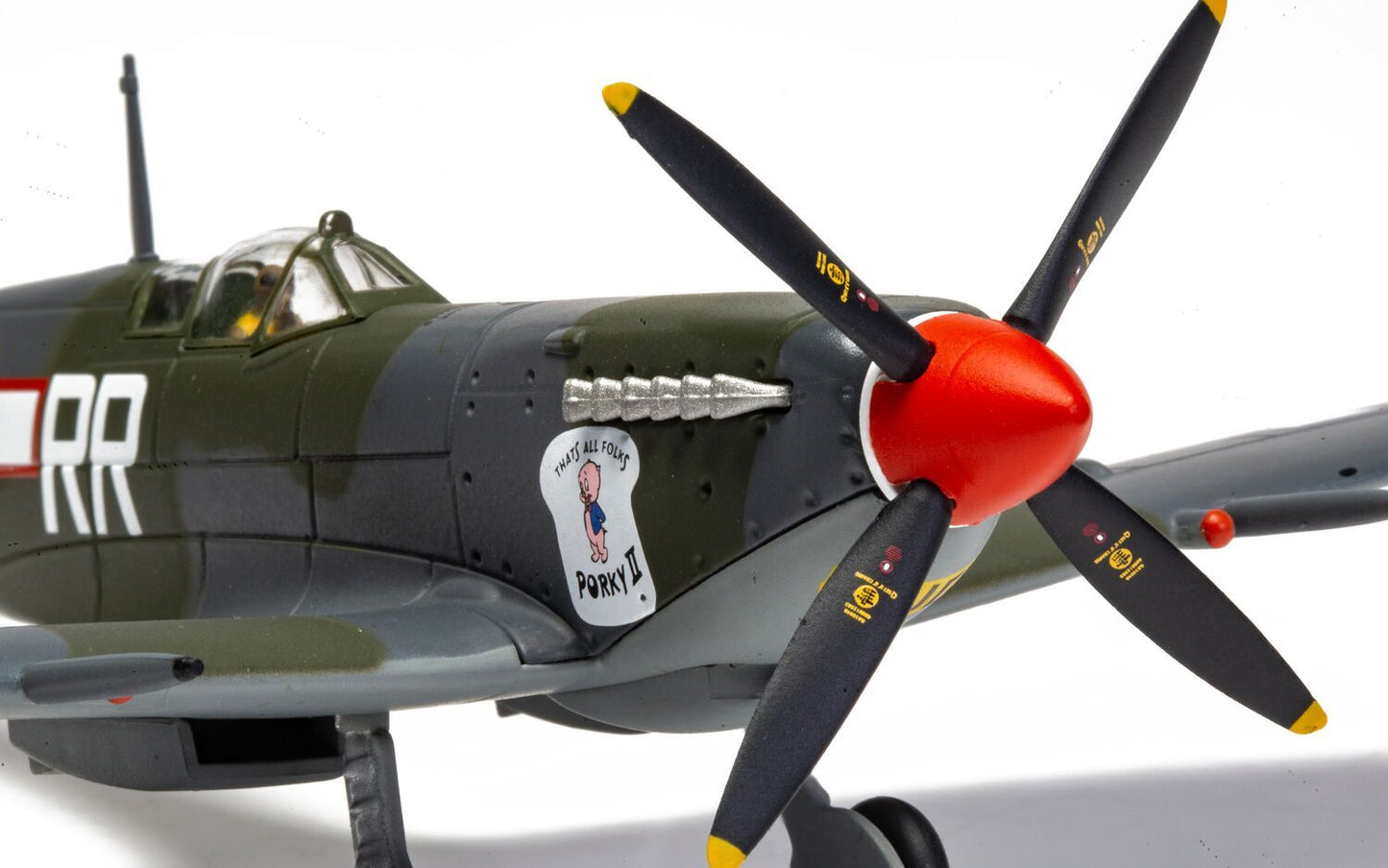 Corgi AA29104 Supermarine Spitfire Mk.IXc, (MH656) WZ-RR 'Porky II', USAAF, Mediterranean Theatre, 1943 1:72 Scale *PRE ORDER £50.99*