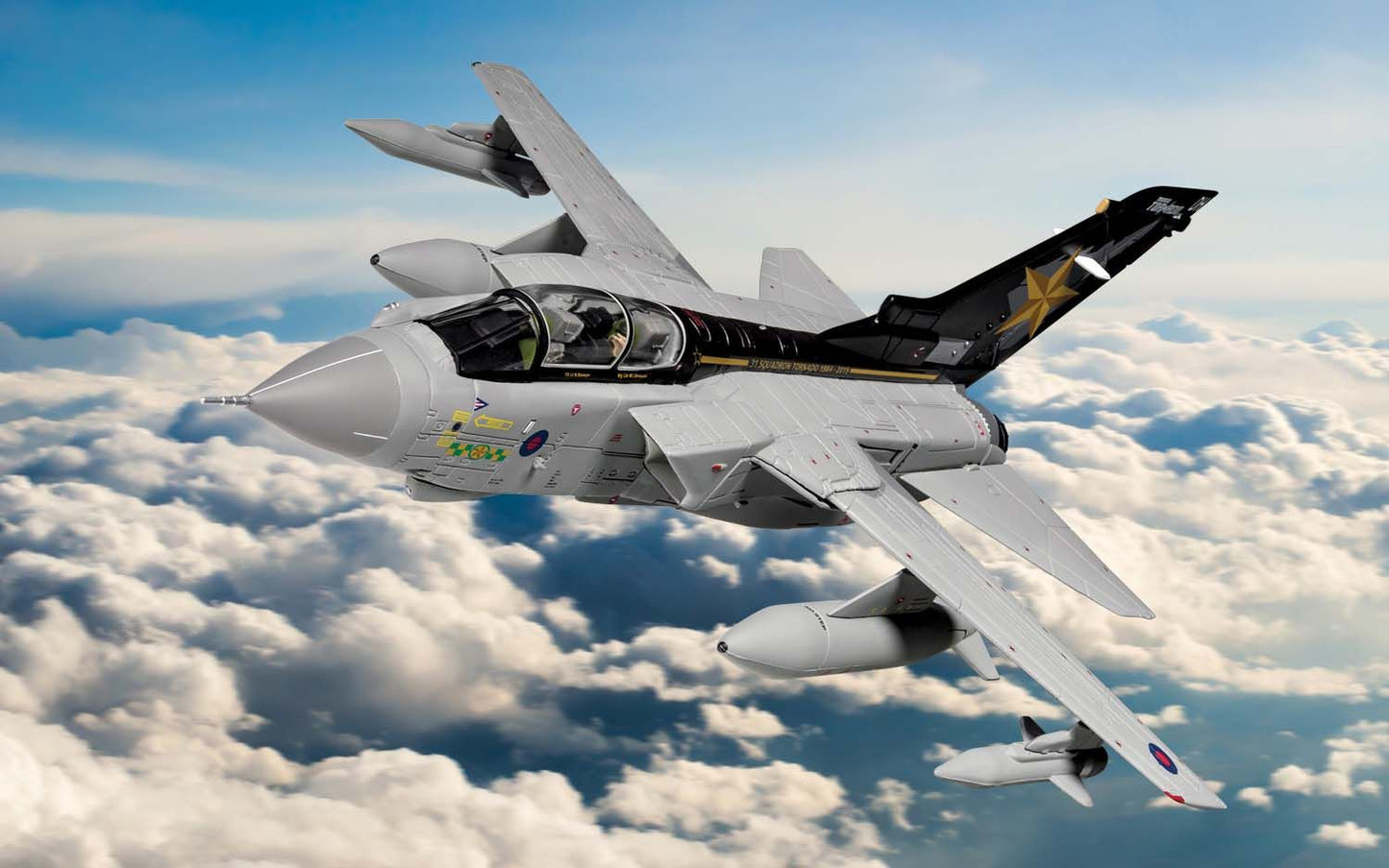 Corgi AA33621 Panavia Tornado GR.4 ZA548, RAF No.31 Squadron Goldstars Retirement *LAST ONE**