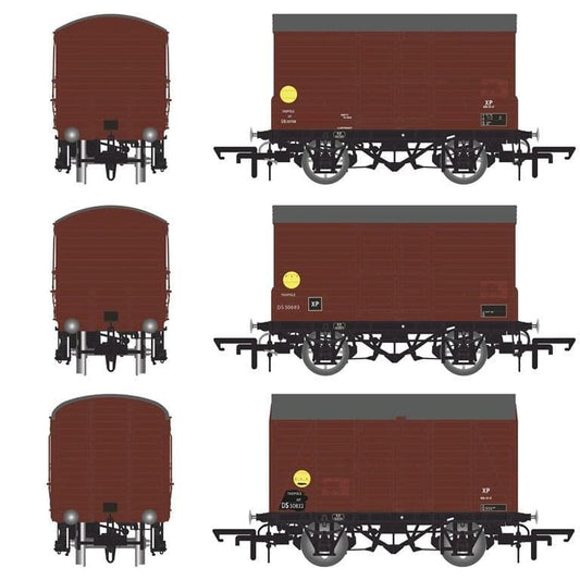 Accurascale ACC2055 SR Tadpole Mixed ex-1478/1479 Van BR Departmental Triple Pack - OO Gauge