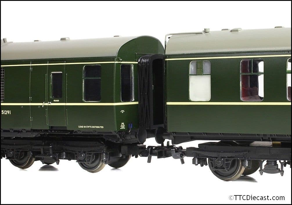 Bachmann 31-326B Class 105 2-Car DMU BR Green (Speed Whiskers), OO Gauge *LAST FEW*