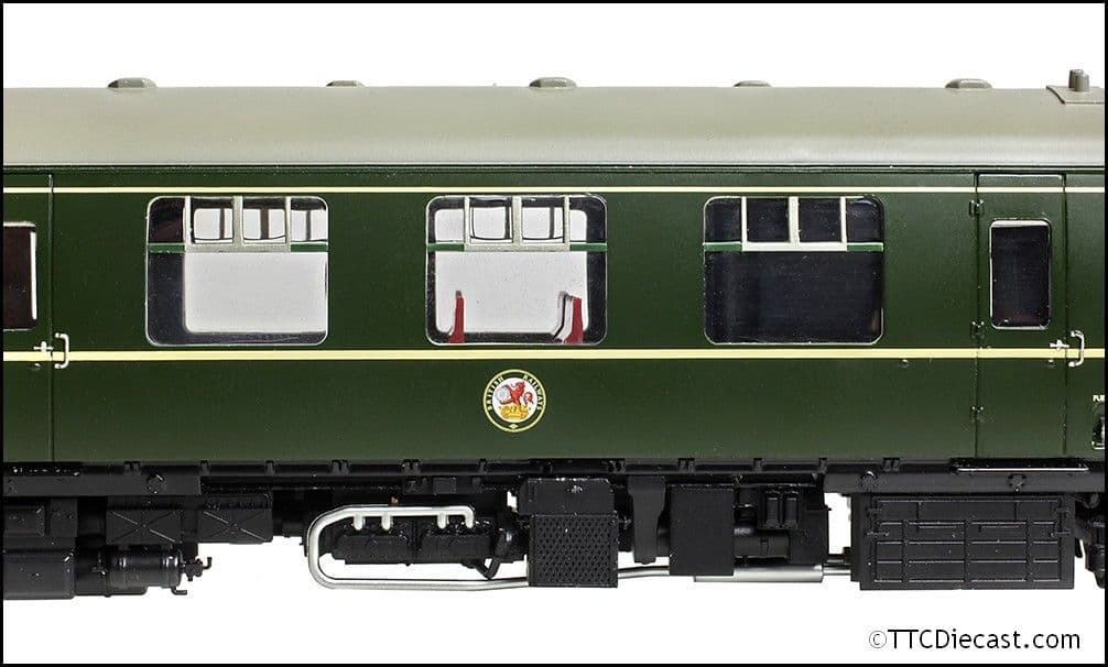 Bachmann 31-326B Class 105 2-Car DMU BR Green (Speed Whiskers), OO Gauge *LAST FEW*
