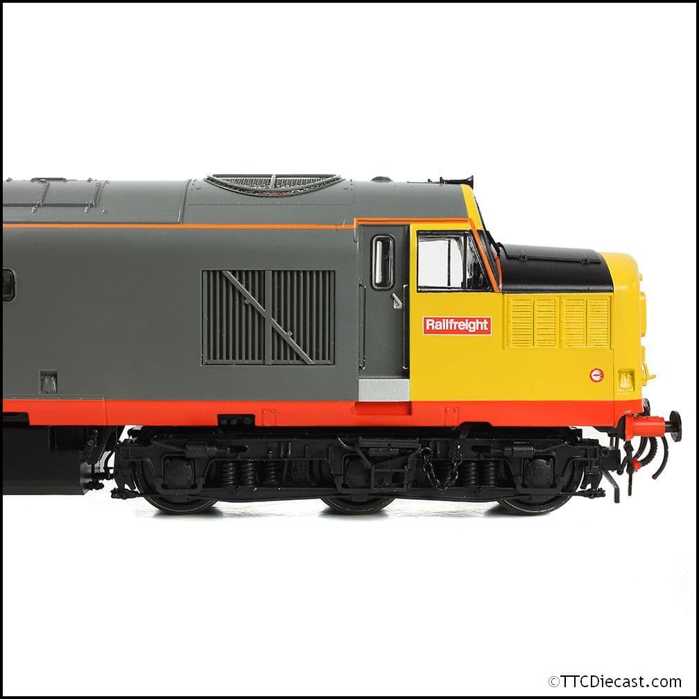 Bachmann 35-305 Class 37/0 Centre Headcode 37371 BR Railfeight (Red Stripe), OO Gauge